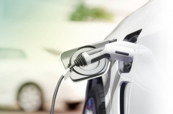 Installer une borne de recharge de véhicule électrique à domicile - Cannes – YES CANNES