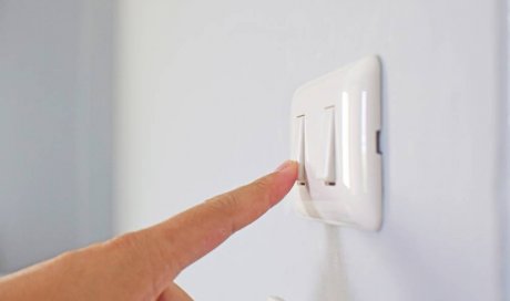 Installation de prises électriques et interrupteurs dans un appartement - Cannes – YES CANNES