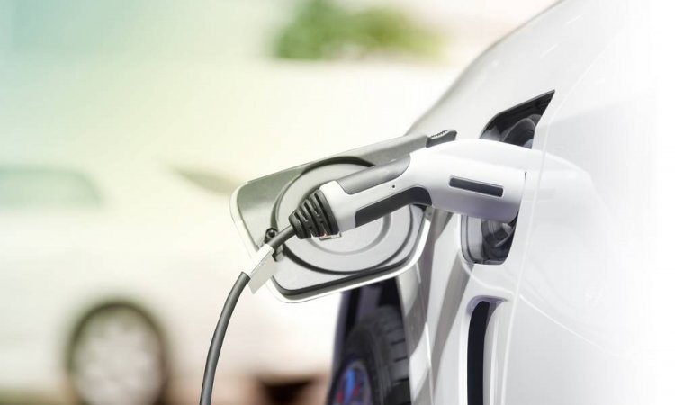 Installer une borne de recharge de véhicule électrique à domicile - Cannes – YES CANNES